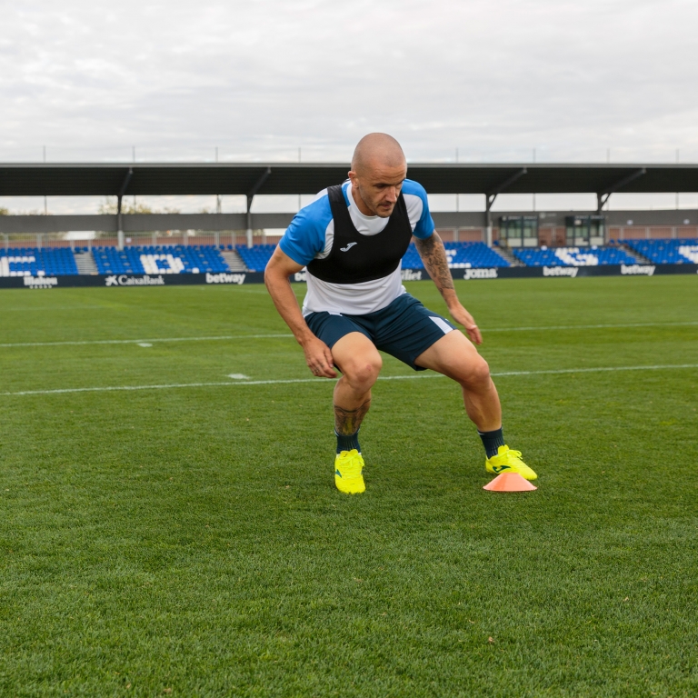 Fotbalová treninková vesta Joma pro vložení GPS černá