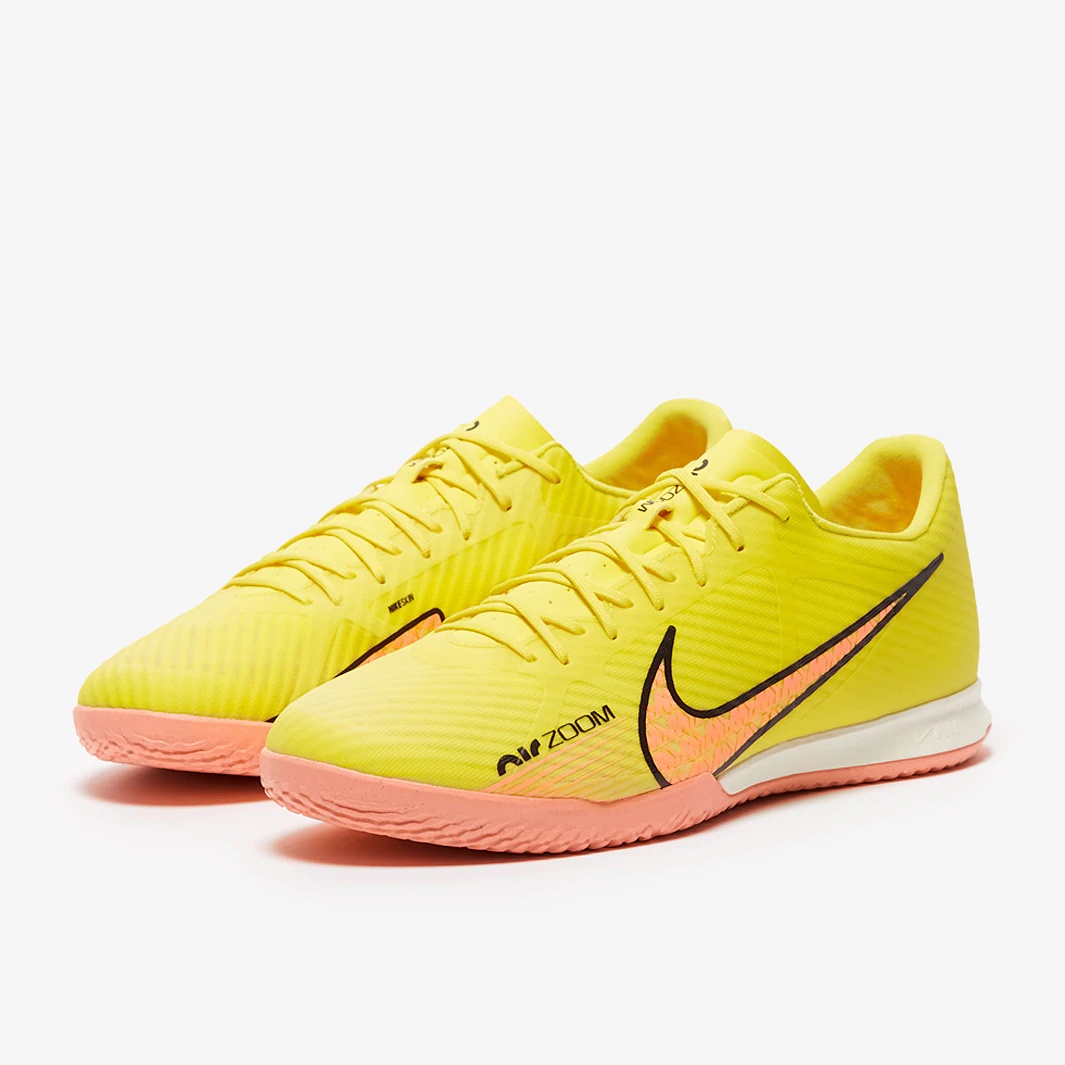 Sálovky Nike Zoom Vapor 15 Academy IC žlutá