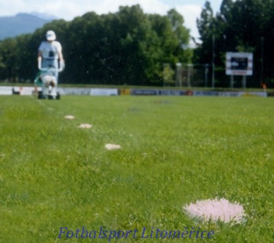 Značkovací systém Pitch Marker na travnatá hřiště bílá