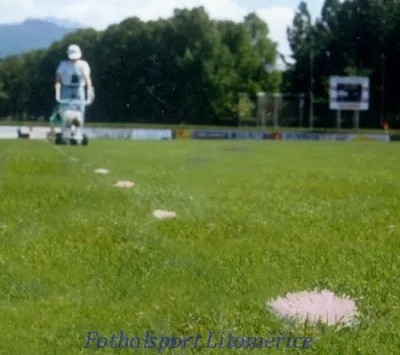Značkovací systém Pitch Marker na travnatá hřiště žlutá