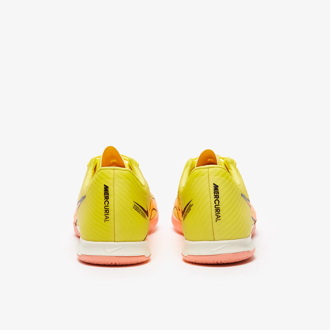 Sálovky Nike Zoom Vapor 15 Academy IC žlutá