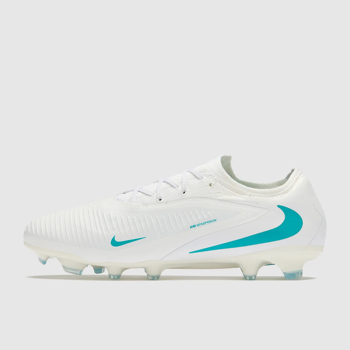 Kopačky Nike Phantom 6 Low Pro FG bílá/modrá