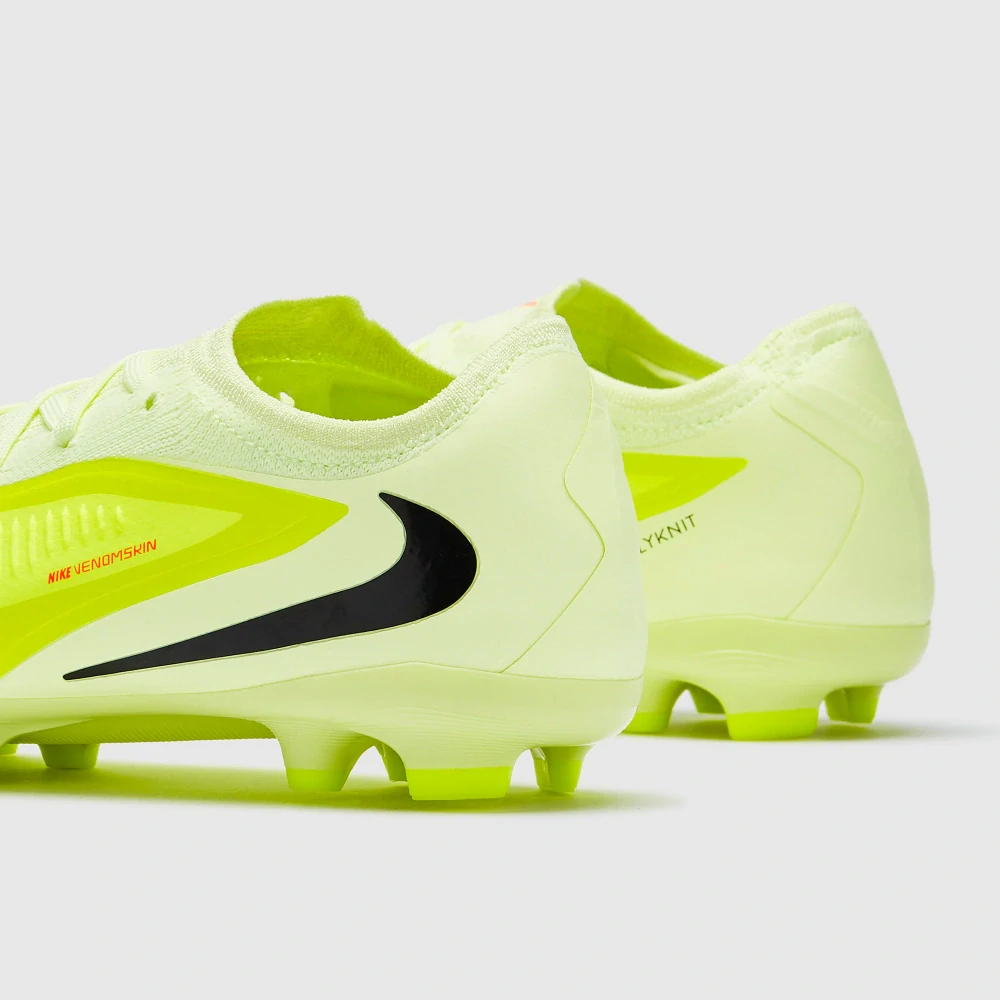 Dětské kopačky Nike Phantom 6 Low Pro FG/MG žlutá